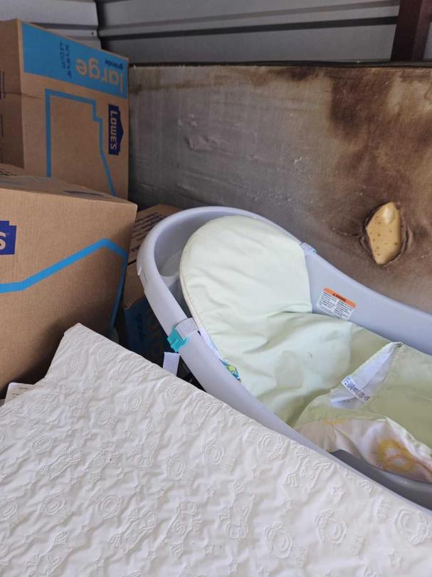 Storage Unit Auction in Lutz, FL at Lutz ends on 17th May, 2024 1203 PM